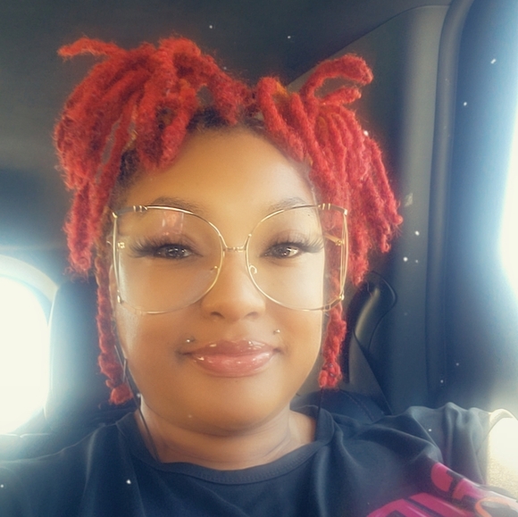 Meet your Posher, MissShay💅😍🛍 - Picture 2 of 2